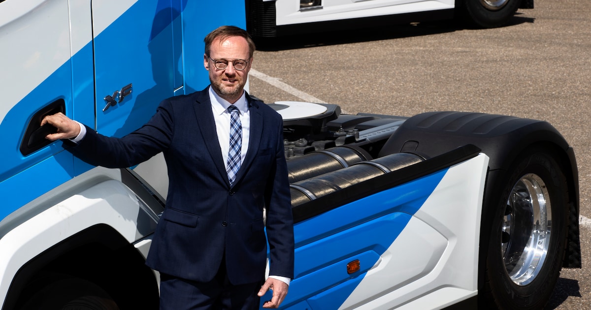 De zacht zoemende waterstofmotor geeft de chauffeur tóch het echte ...