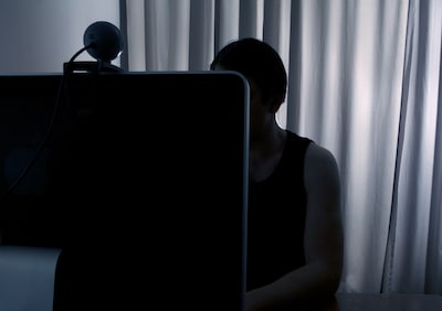Man (43) uit Tilburg zoekt via games contact met jongens en ziet probleem niet: aanklager eist cel e
