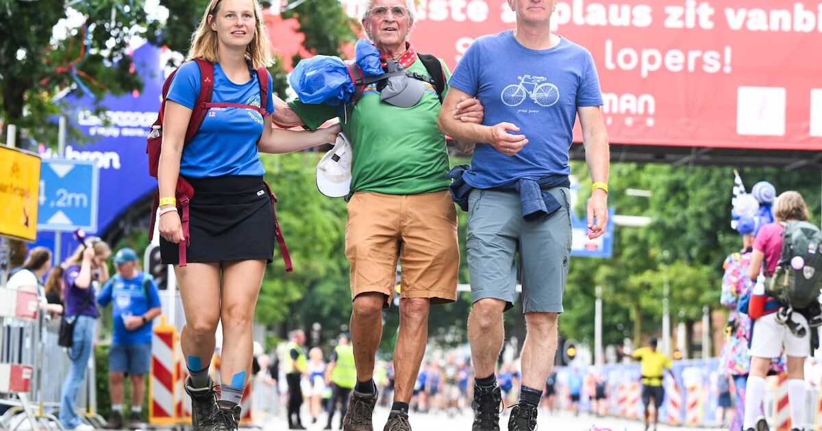 LIVE Vierdaagse | Arnold moet vlak voor finish opgeven • Deelnemer gediskwalificeerd om meenemen hui