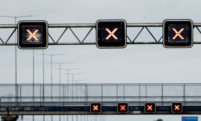 Weer twee weginspecteurs bijna aangereden, provincie doet aangifte