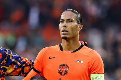 Virgil van Dijk over ontslag Arne Slot bij Liverpool: ‘Niet dat dat ze mij vragen hoe of wat’