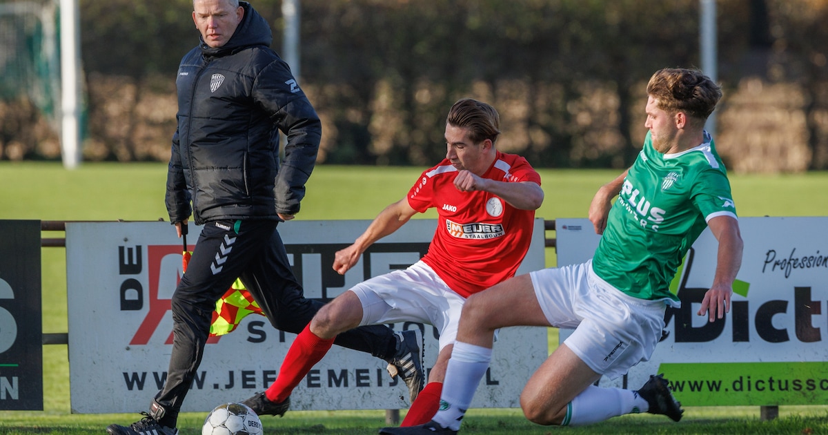 NSV-trainer Van Aert kan met opgeheven hoofd door Achtmaal na zege op de club uit zijn dorp