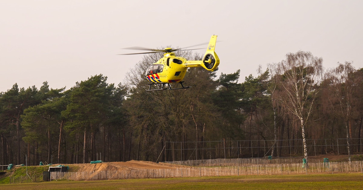 Traumahelikopter rukt uit voor zwaargewonde op crossbaan in Lierop