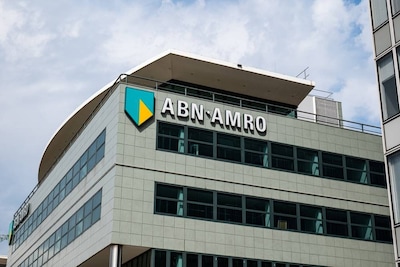 Staat gaat belang in ABN Amro halveren naar 10,5 procent