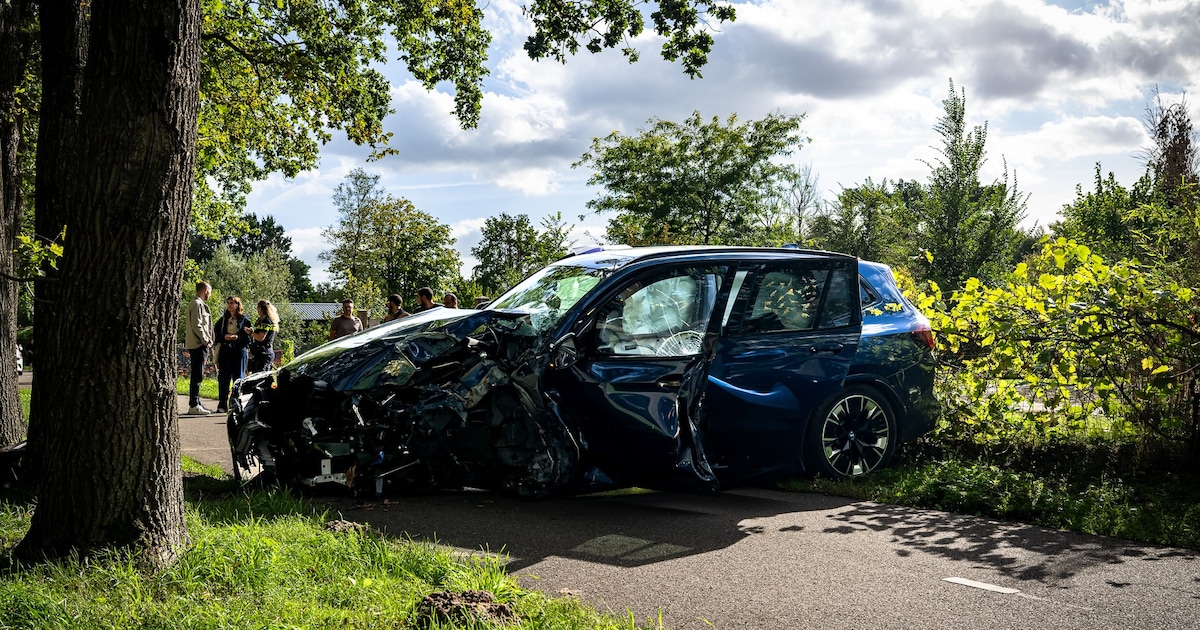 Twee gewonden bij crash in Oisterwijk, mogelijk na mislukte inhaalactie