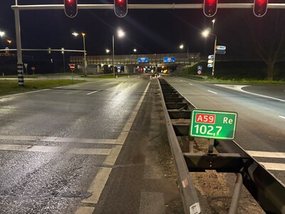 Motorrijder onderuit op A59 bij Hooipolder door frituurvet op wegdek