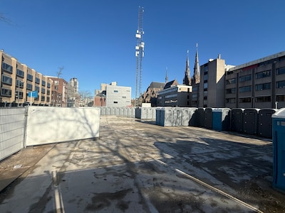 Toiletten voor PSV-huldiging blijven nog weken staan, duur grapje?