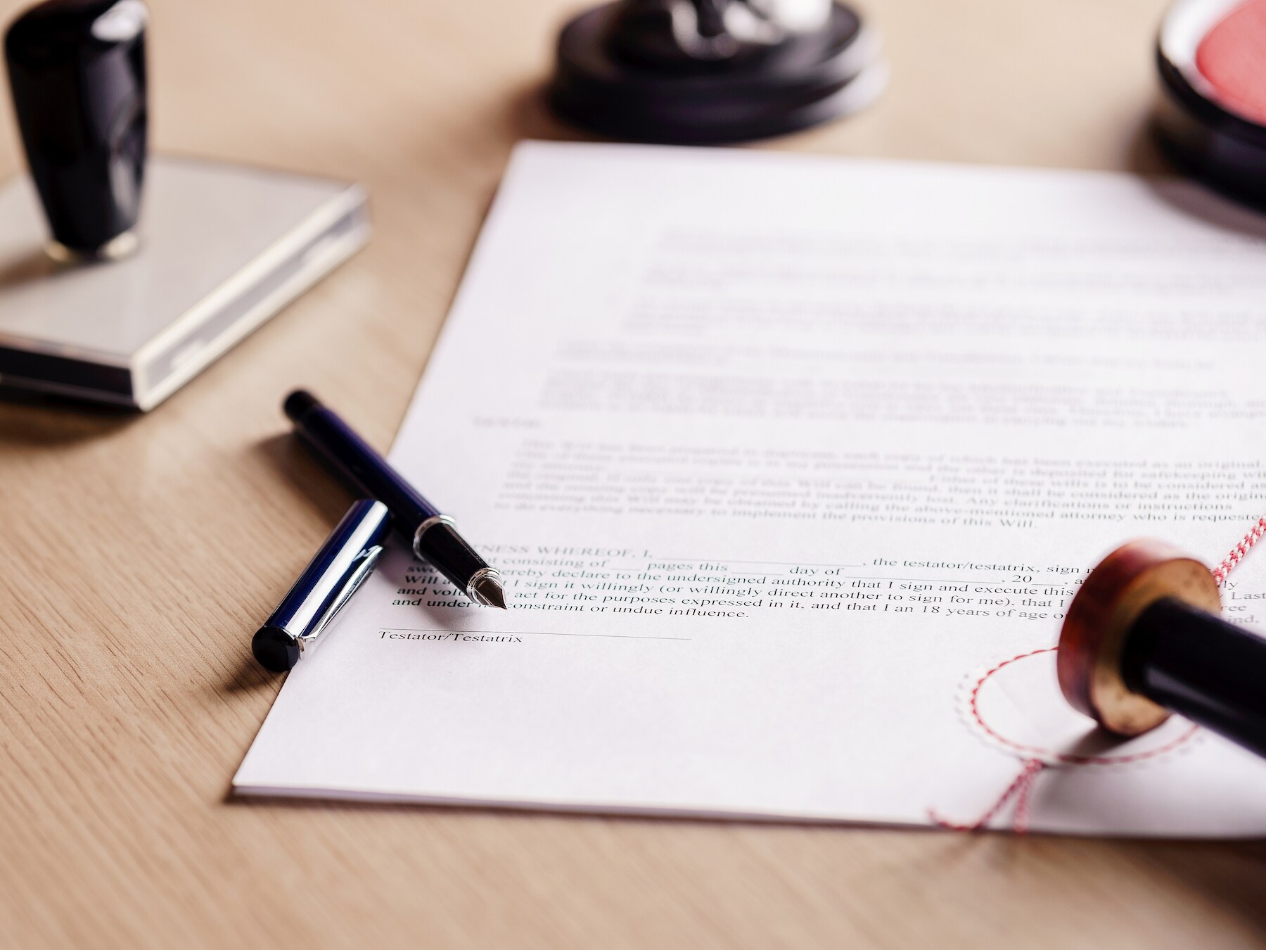 Bijna zestig jaar getrouwd, maar nu is het oorlog tussen de twee bijna  ex-echtelieden | Geld | ED.nl