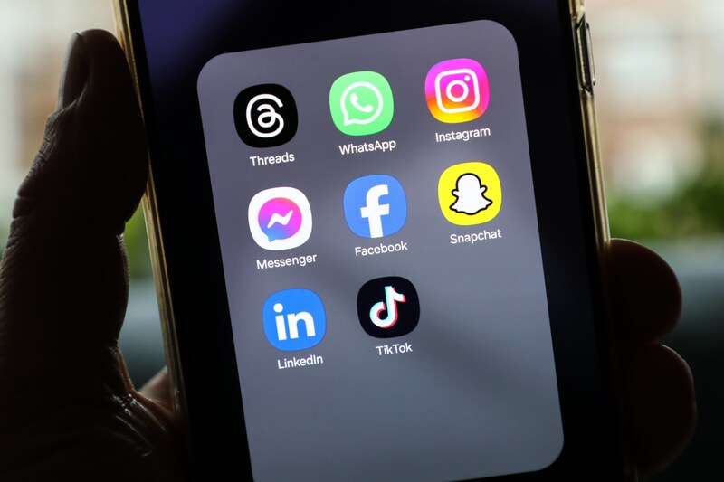 Tweede Kamer stemt voor minimumleeftijd van 15 jaar voor sociale media ...