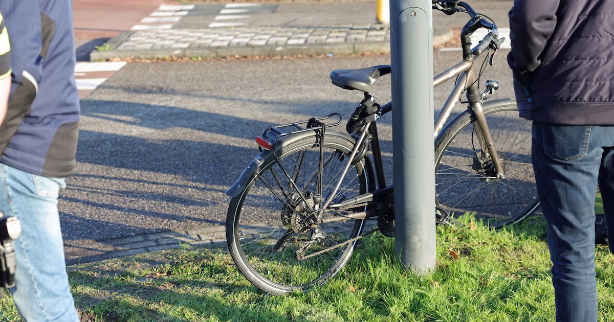 Automobilist gaat ervandoor nadat fietser gewond raakt bij aanrijding in Waalwijk
