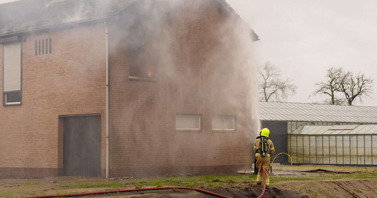 Uitslaande woningbrand in Helenaveen