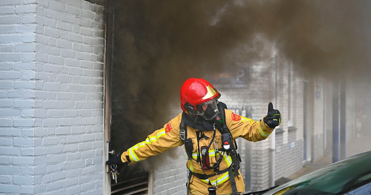 Brand in trafohuisje aan De Run in Veldhoven, tientallen bedrijven tot vrijdag zonder stroom