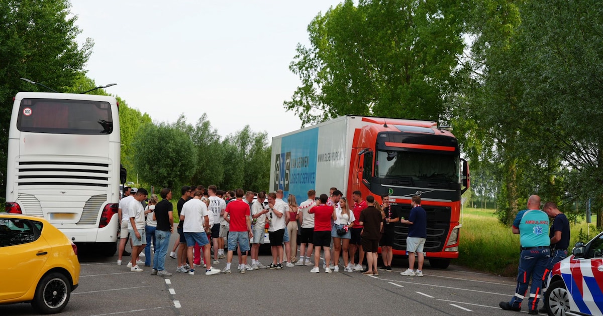 Voetbalsupporters hadden een barbecue toen Werkendamse cafetaria werd vernield, wie was er dan veran