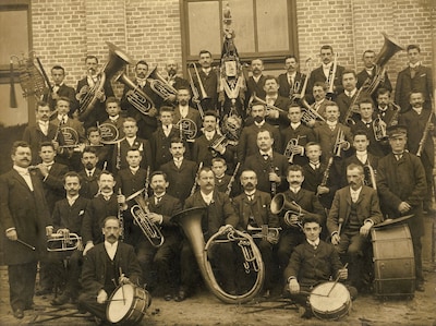 Harmonica Phileutonia zag in haar 175-jarig bestaan Helmond 20 keer zo groot worden