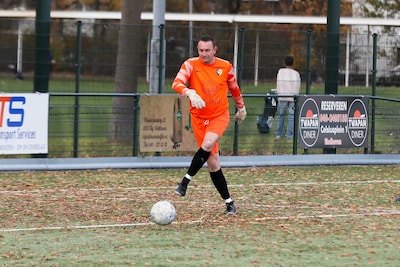 Met 52-jarige doelman pakt Nieuw Woensel een puntje tegen Woenselse Boys: ‘Hij heeft al zeker tien j
