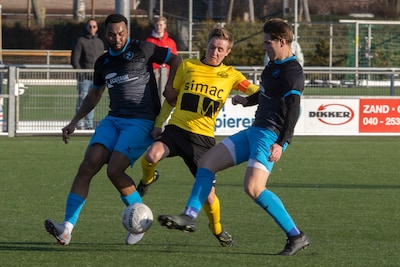 Flitsend halfuur bezorgt UNA eerste zege sinds eind november: ‘Het is nog even wennen hier’