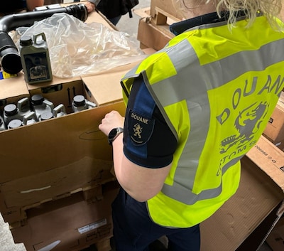 Douane onderschept tientallen containers met mogelijk verbod