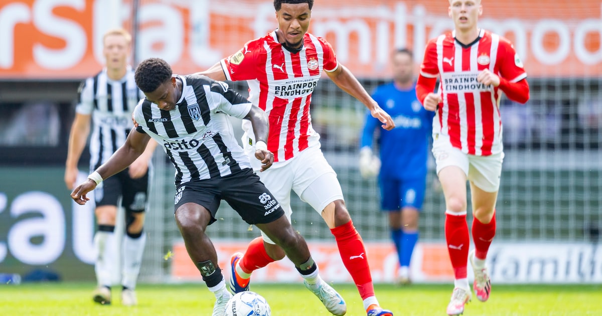 Zo verging het PSV de voorgaande jaren op bezoek bij Heracles Almelo ...