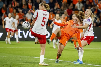 Oranje Leeuwinnen winnen van Polen, maar lopen dir