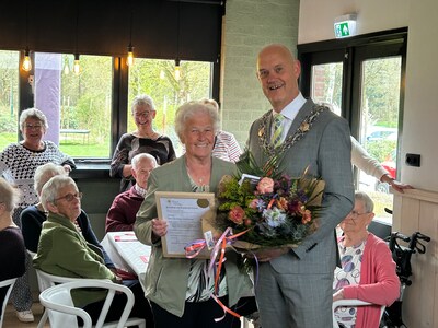 Predicaat Bewijs van Verdienste voor Betsie van Gerwen