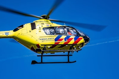 Kind zwaargewond na aanrijding met auto in Tilburg, traumahelikopter opgeroepen
