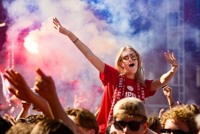 Hoe zelfs een vroeg kampioenschap van PSV een zomerfeest werd: ‘Ik zou het liefst zeggen: tot volgen