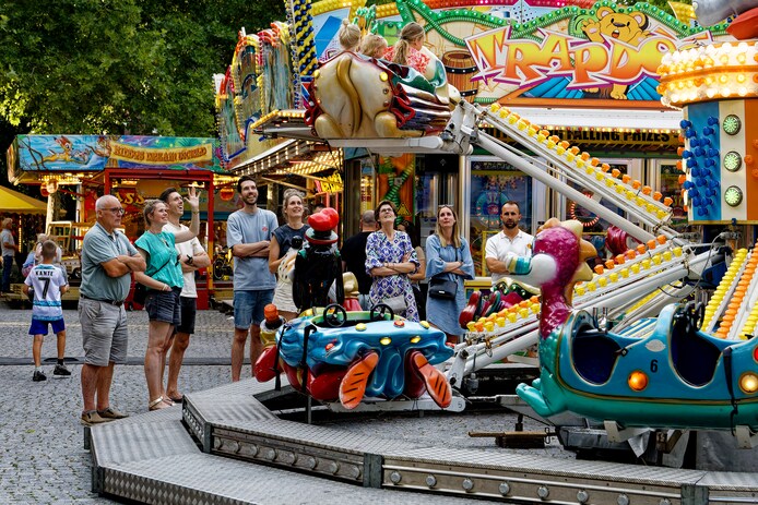 dorpskermissen-dat-is-genieten-met-familie-n-met-een-koud-pilsje