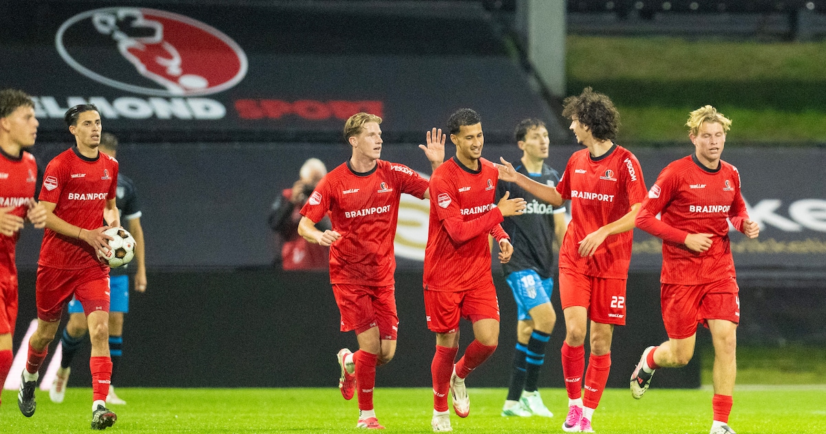 LIVE | Tien tegen tien in Helmond: blijft de ploeg overeind in slotfase tegen Heracles?