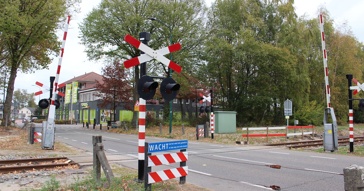 Spoorbomen Budel-Schoot gaan niet omlaag