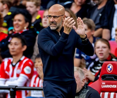 Peter Bosz mist zes spelers bij PSV: Pléa valt uit, Sano is er wel bij en Driouech baalt enorm
