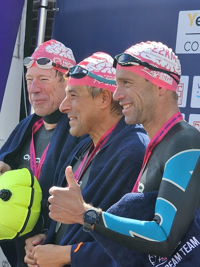 IJsselmeeractie van Reuselnaar Jos en andere deelnemers van Swim4Brains levert meer dan een ton op