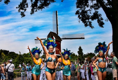 Zomers carnaval in Mierlo; met ook optreden Danny Froger