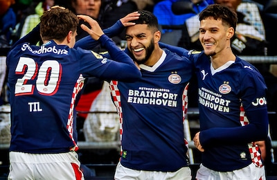 PSV geniet van fabelachtige prestatie Saibari én na bijna 46 jaar heeft deze hattrick-held uit Leend