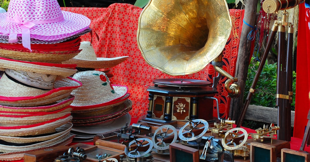 Jong Nederland Leende houdt vlooienmarkt aan de Irislaan