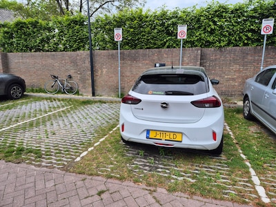 Deelauto’s blijken geen hit voor wooncomplex Valkenswaard: ‘We hebben allemaal al een auto!’
