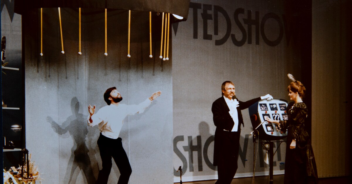 Helmondse politicus Theo Manders verscheen al in ruim 20 televisieshows ...