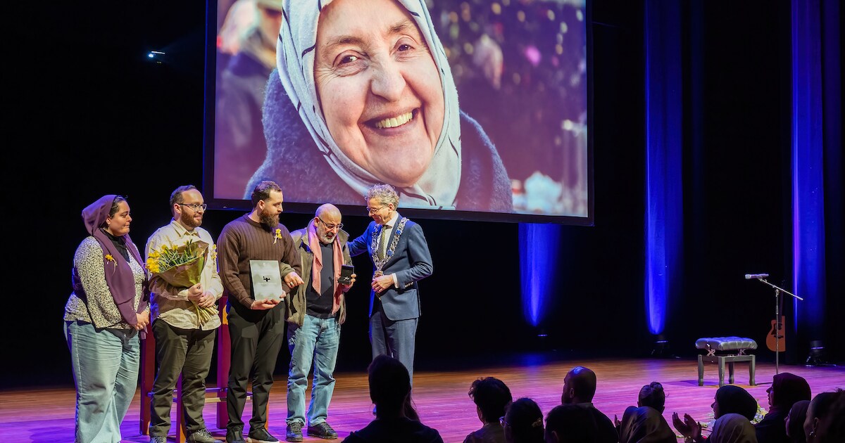 ‘Nobody saw her sudden death coming’ Parktheater filled with grief for