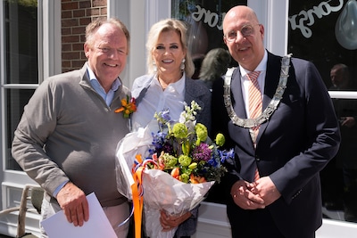 Ooit begon hij in een schuur met 3000 gulden, nu is Ben Mandemakers Ridder in de Orde van Oranje-Nas