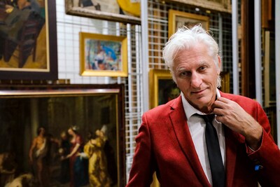 Rick de Leeuw start nieuwe tournee in Nieuwendijk: ‘Schilderijen openden deuren in mijn hoofd’