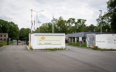 Twee gewonden door steekpartij op terrein van azc in Budel