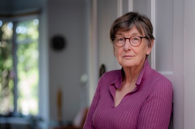 Als tienermoeder naar Zwitserland gestuurd en haar baby kwijtgeraakt: Will (77) vertelt haar hartver