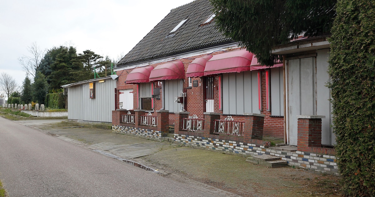 Voormalige seksclub Het Witte Paard bij Someren-Eind heeft na jaren een nieuwe eigenaar