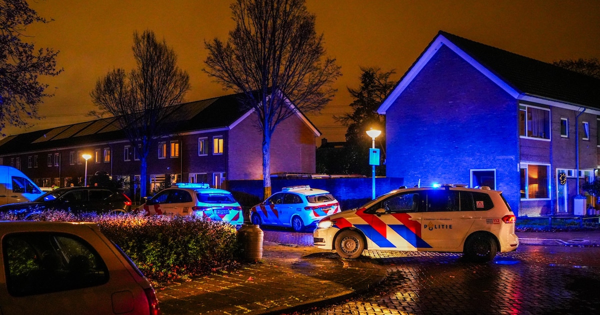 Dode in Eindhovens huis aangetroffen, politie sluit misdrijf niet uit