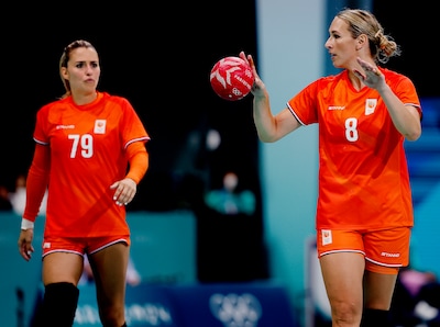 Handbalsters met ervaren Estavana Polman en Lois Abbingh op WK in eigen land: ‘We kunnen echt ver komen’