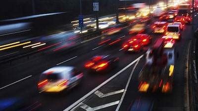 Meerdere voertuigen botsen op A50 bij Veghel, uur vertraging richting Oss