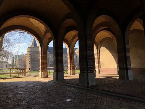 Ontmoet kasteelgidsen en bewoners tijdens herfstvakantie in Helmond