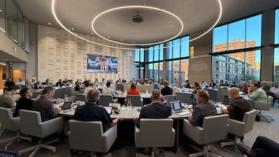 Het botste regelmatig in de Helmondse politiek maar buiten ging het bouwen door