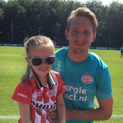 Nog één keer Luuk, Luuk, Luuk! Clubicoon De Jong neemt afscheid door de voordeur