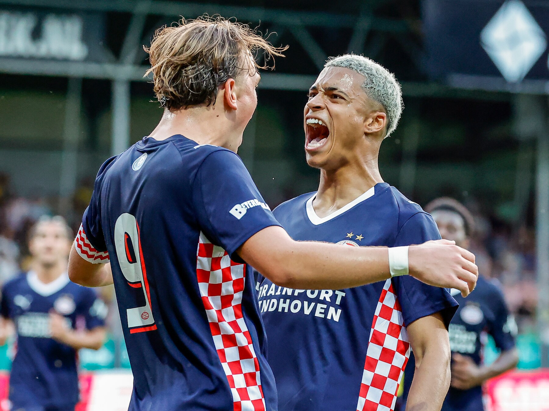 Thomas wil bij Jong PSV niet alleen op de brommer zitten, maar ook vaker op het scorebord staan: ‘Daar ligt voor mij de uitdaging’