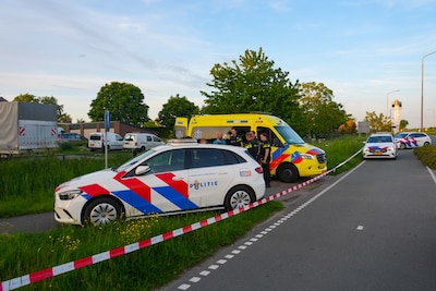 Gewonde bij schietpartij in Macharen: traumahelikopter landt, drie mannen vluchten met voertuig